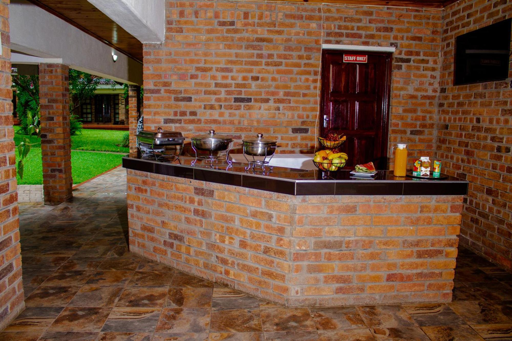 Matilinda Lodge Bulawayo Exterior photo